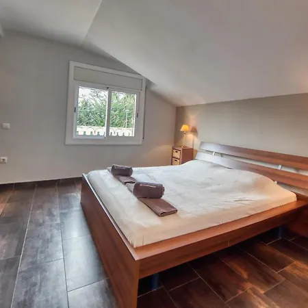 Sleeps 14 Pool Air Con Wifi Villa