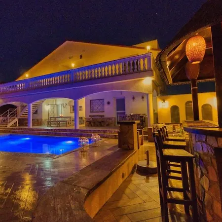 Sleeps 14 Pool Air Con Wifi Lloret de Mar