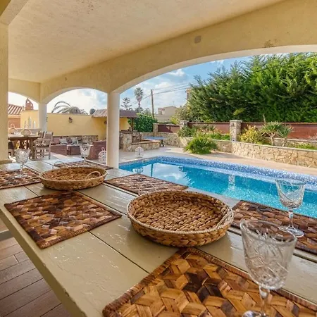 Sleeps 14 Pool Air Con Wifi Villa Lloret de Mar