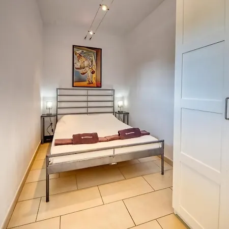 Sleeps 14 Pool Air Con Wifi * Lloret de Mar